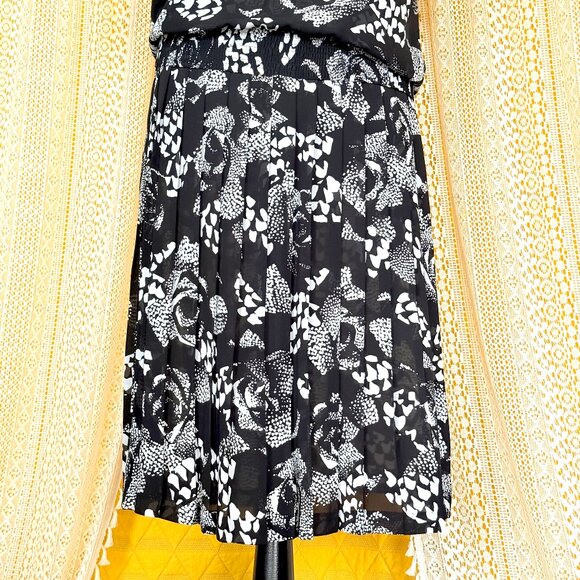 Vintage Alfred Dunner Sheer Black and White Rose Blouse & Skirt Set Size 8 & 10 - Picture 9 of 17